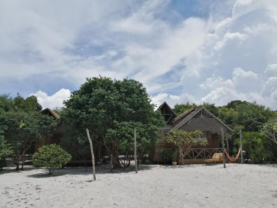Green Blue Beach Hostel Đảo Koh Rong Samloem Ngoại thất bức ảnh