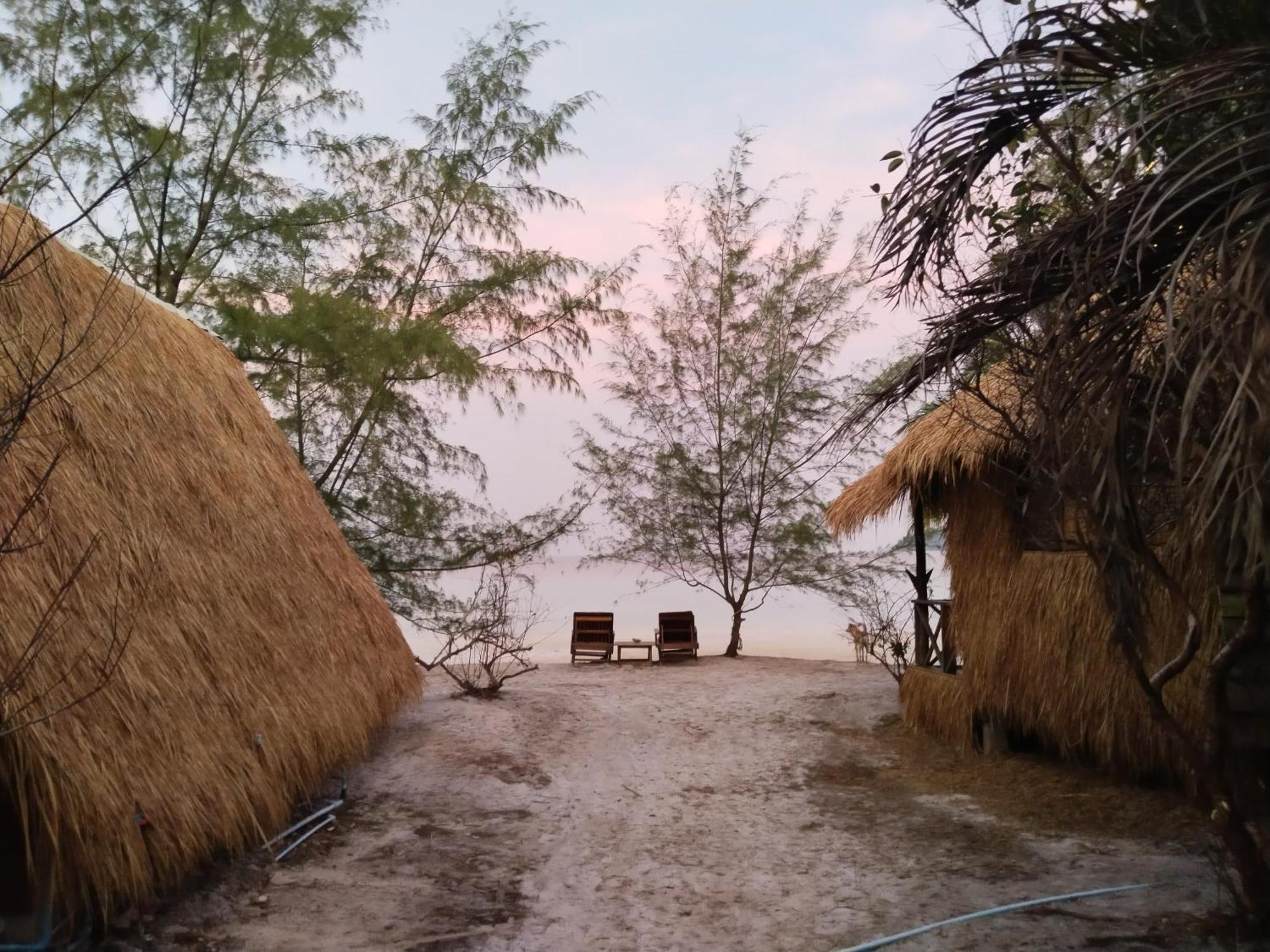 Green Blue Beach Hostel Đảo Koh Rong Samloem Ngoại thất bức ảnh