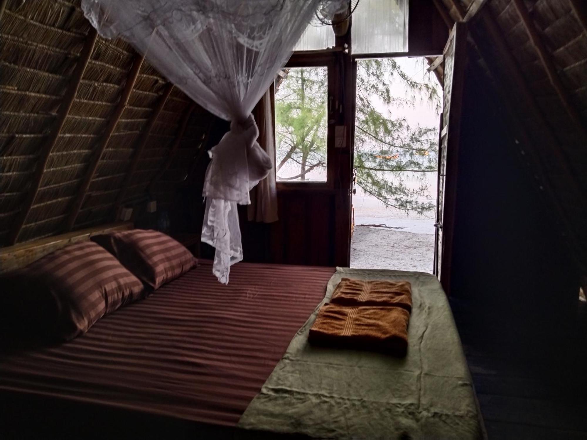 Green Blue Beach Hostel Đảo Koh Rong Samloem Ngoại thất bức ảnh