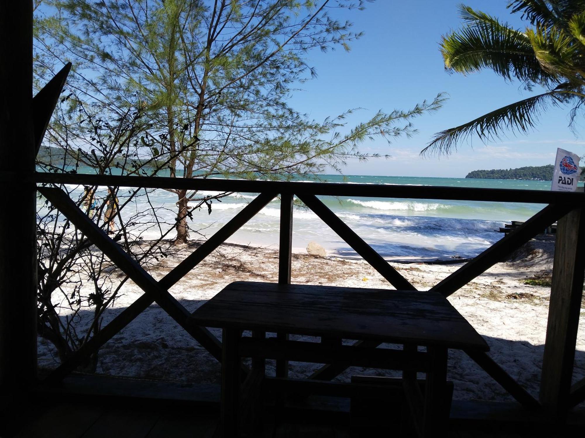 Green Blue Beach Hostel Đảo Koh Rong Samloem Ngoại thất bức ảnh