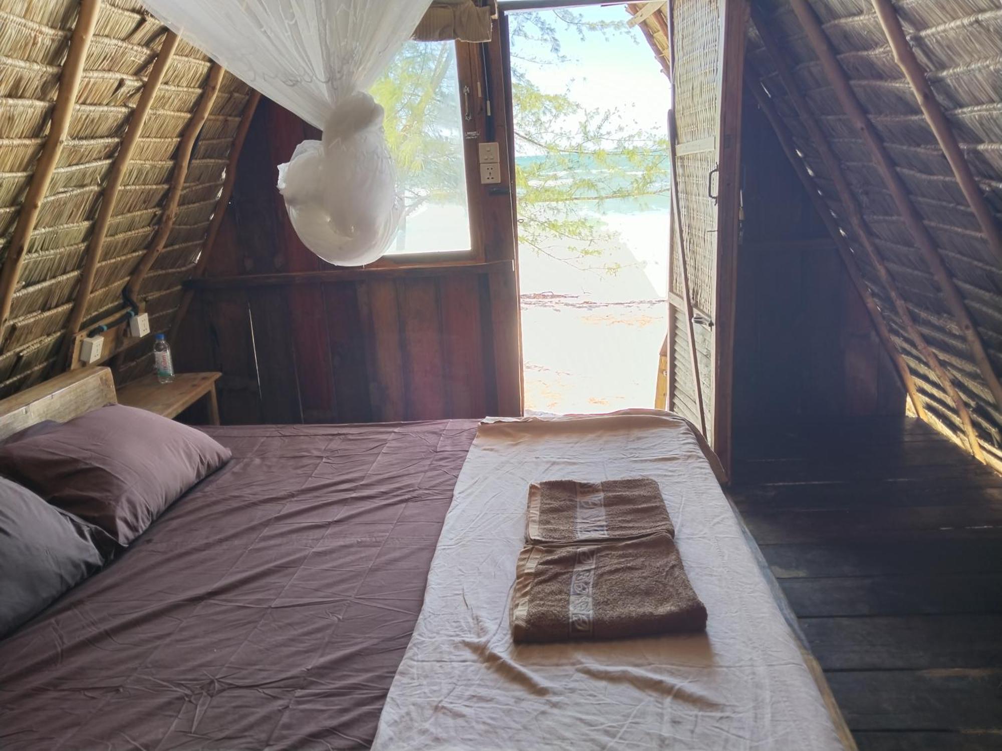 Green Blue Beach Hostel Đảo Koh Rong Samloem Ngoại thất bức ảnh