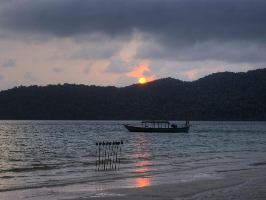 Green Blue Beach Hostel Đảo Koh Rong Samloem Ngoại thất bức ảnh