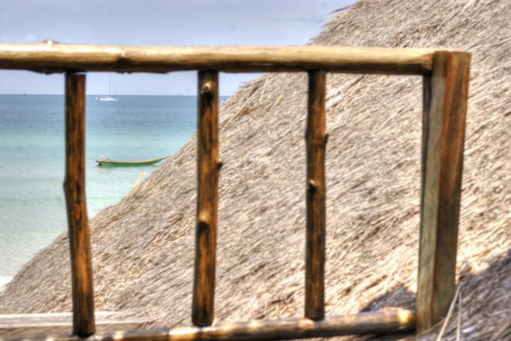 Green Blue Beach Hostel Đảo Koh Rong Samloem Ngoại thất bức ảnh